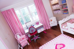 Mädchenzimmer: Kinderzimmer in rosa